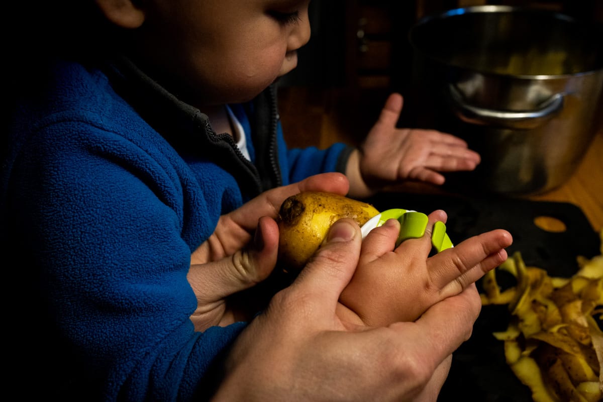 Familienfoto im eigenen Zuhause.