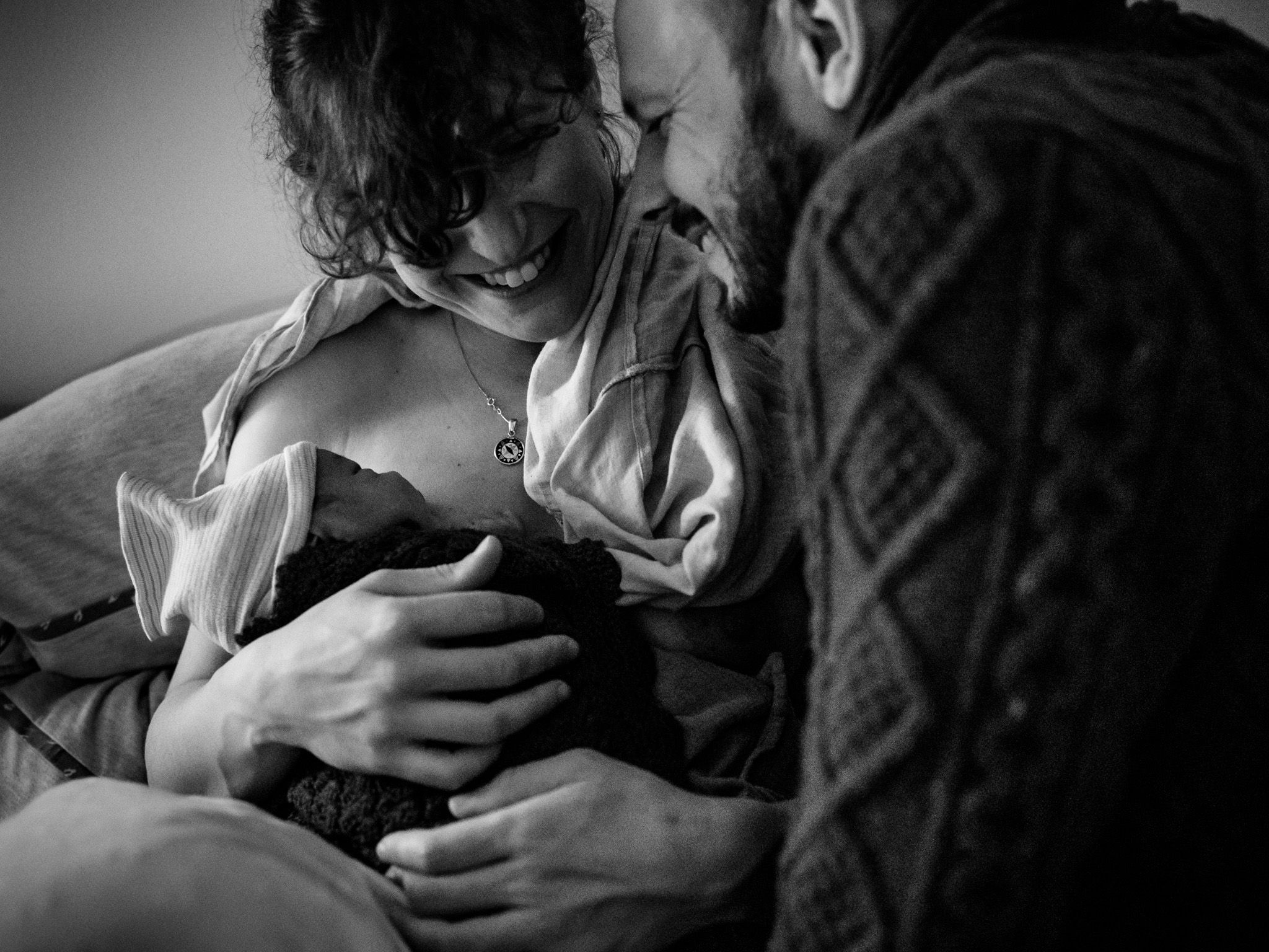 Ein Paar mit einem Baby