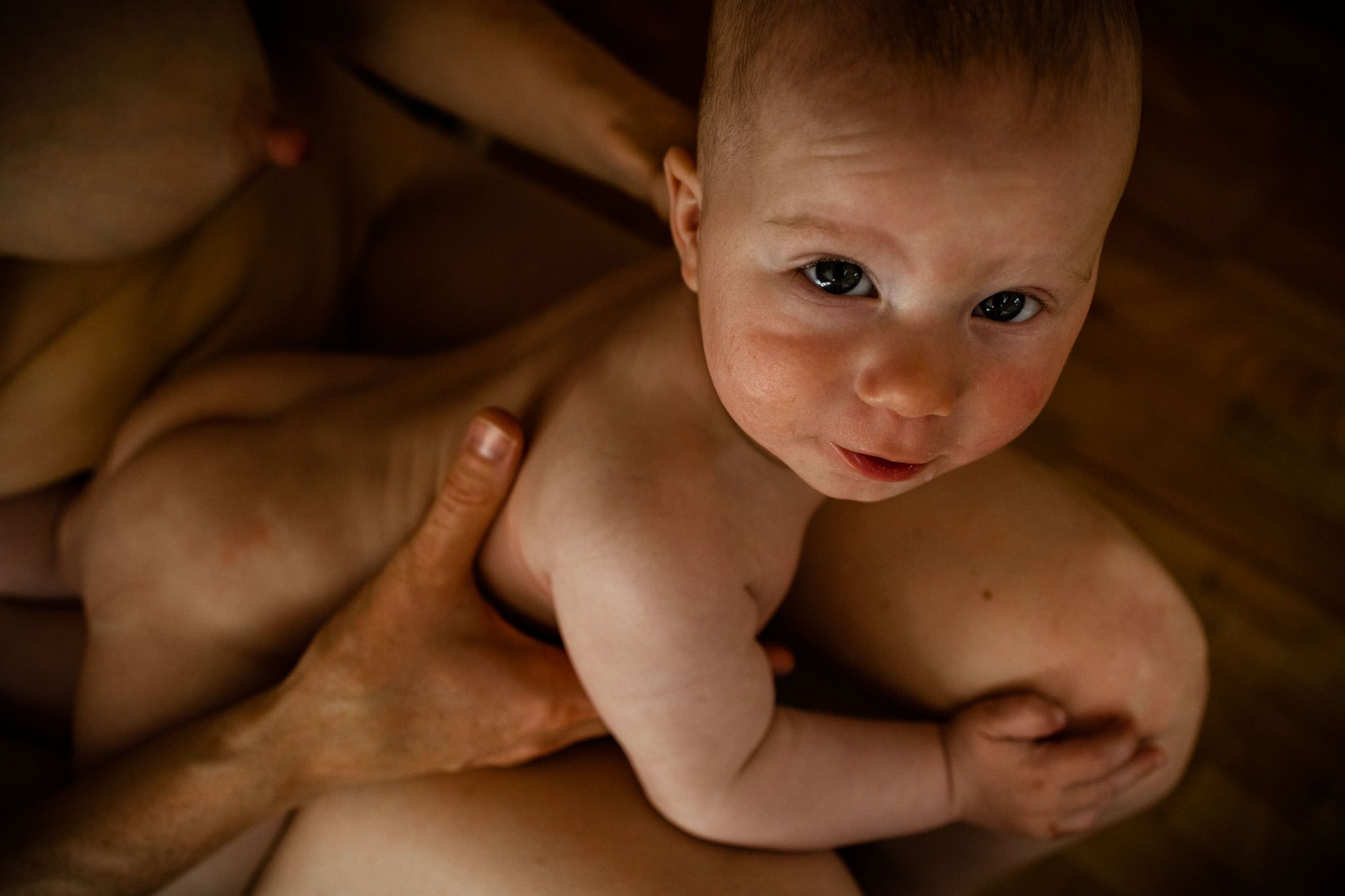 mama-baby-fotos-hamburg-hautnah-geburtsfotografie-polina-subbotina-fotografie-2781
